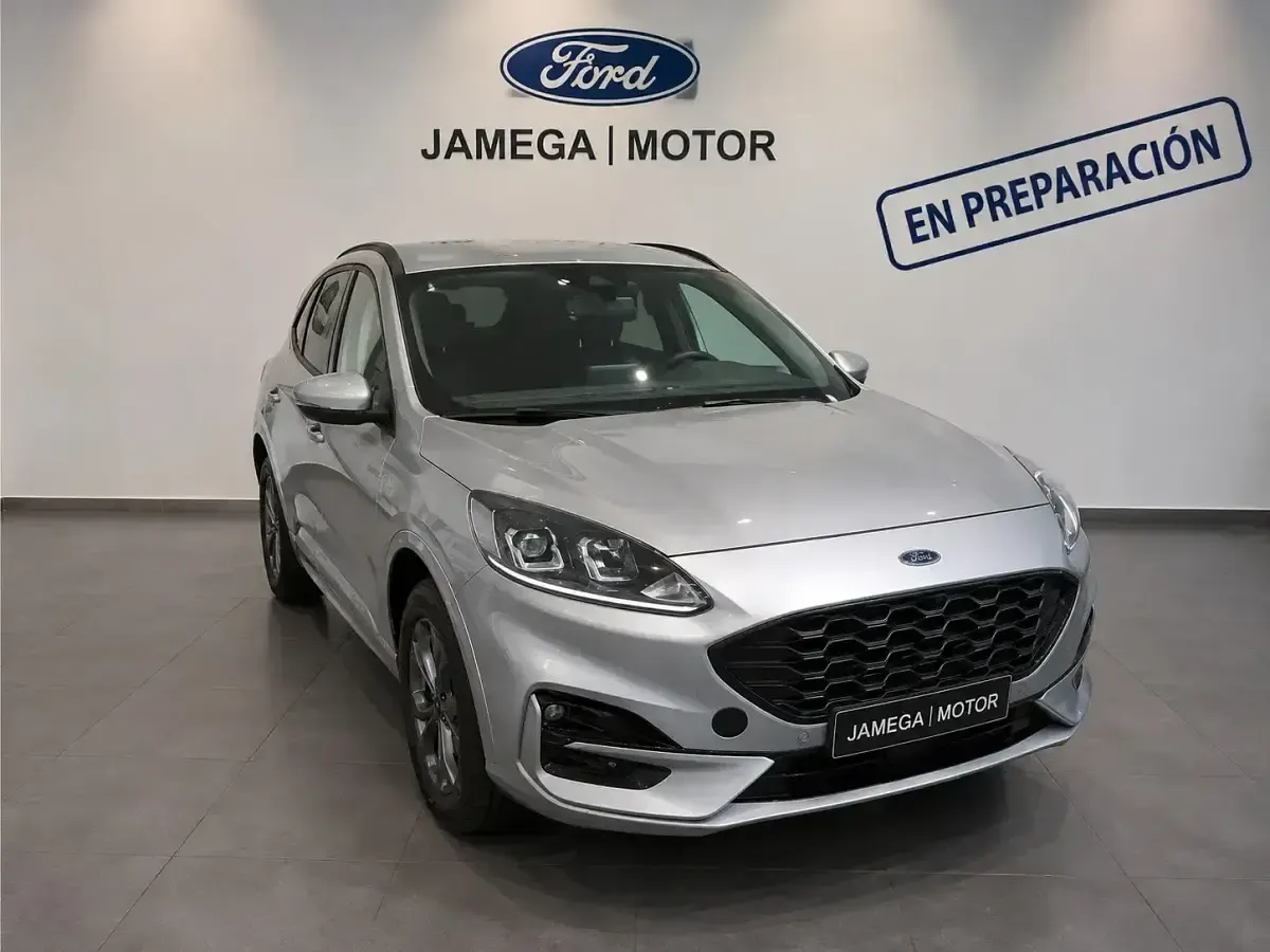 Usado Ford Kuga ST-Line 225 CV (165 kW) 2023 Gris SUV