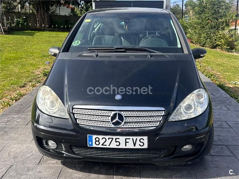Usado Mercedes A180 Elegance 109 HP (80 kW) 2007 Preto Monovolume