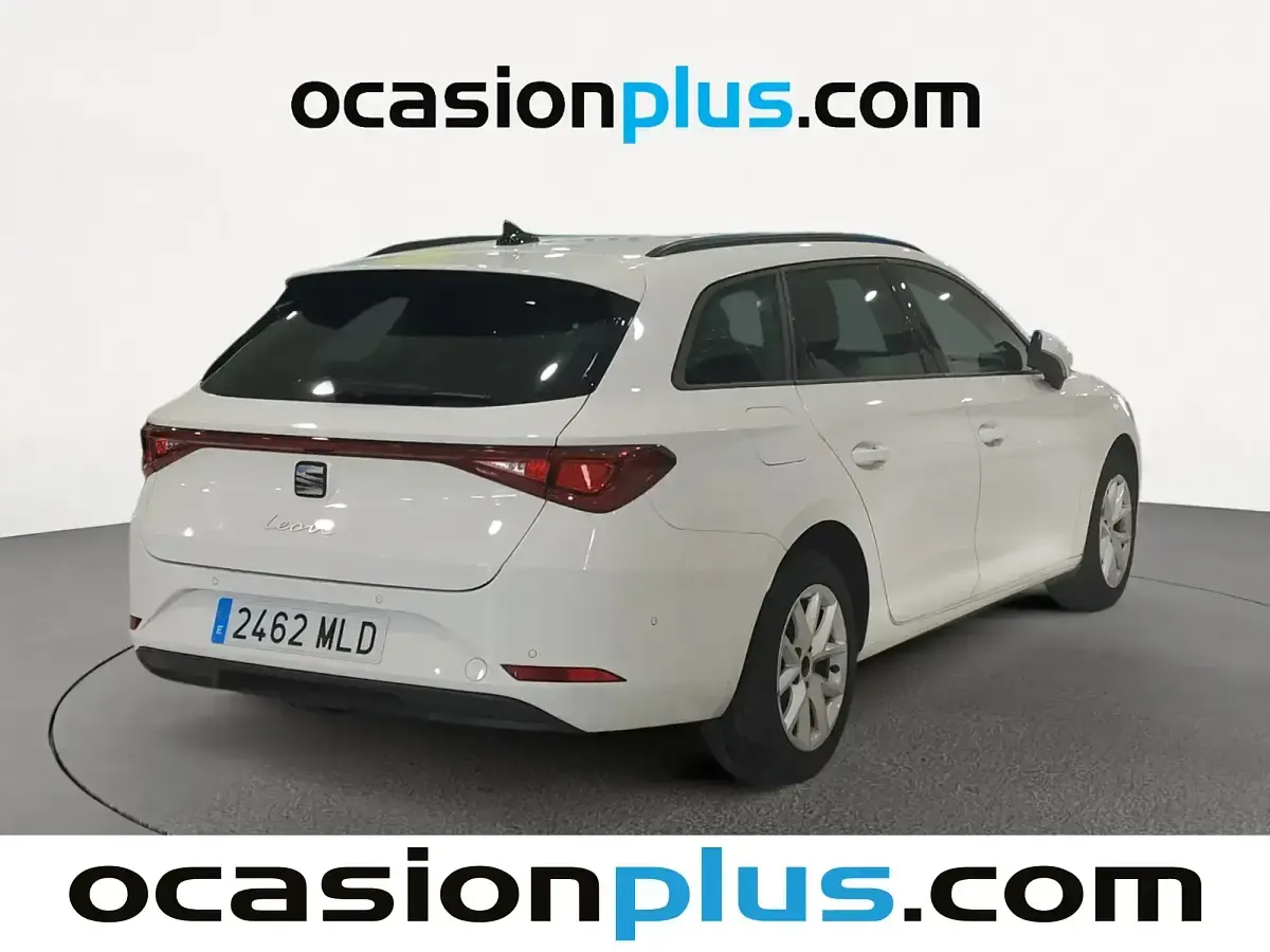 Usado Seat Leon Style 130 CV (95 kW) 2023 Blanco Familiar