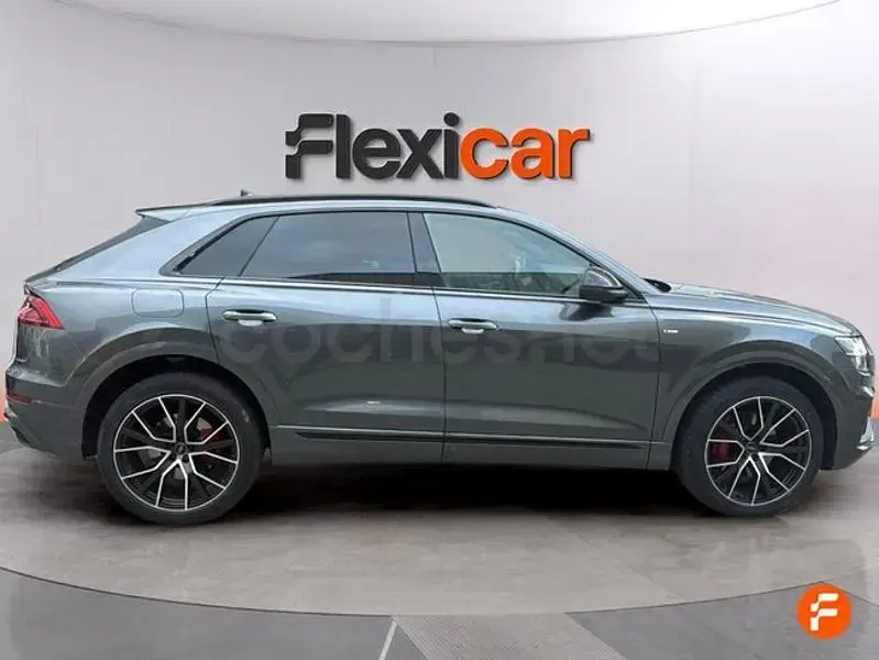 Usado Audi Q8 340 CV (250 kW) 2020 Gris / plata SUV