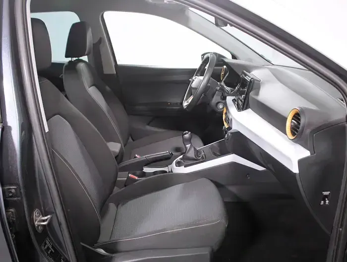 Usado Seat Arona Style 115 CV (84 kW) 2025 Gris SUV