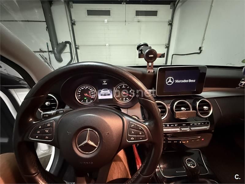 Usado Mercedes C200 136 CV (100 kW) 2015 Blanco Familiar
