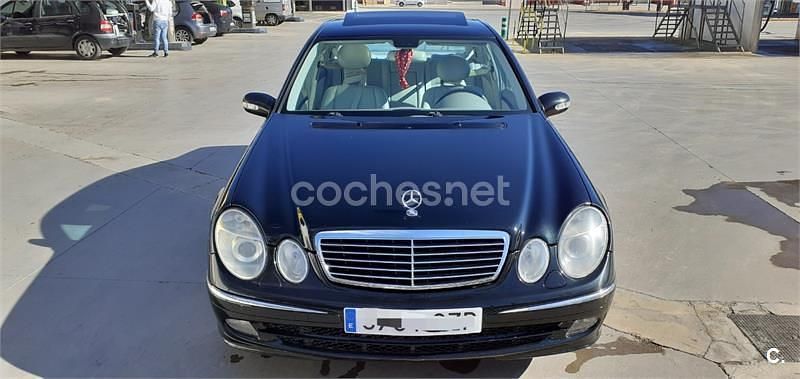 Negro Usado 2005 Mercedes E270 Avantgarde Berlina | 6000 € - Imagen 1/4
