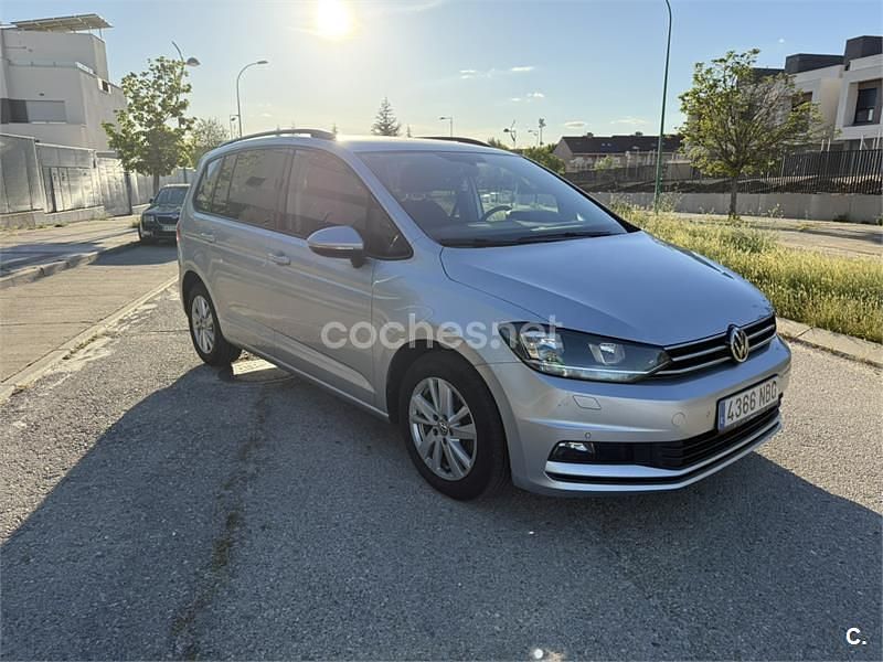 Gris / plata Usado 2020 VW Touran Advance Monovolumen | 14.600 € (Super precio) - Imagen 1/4