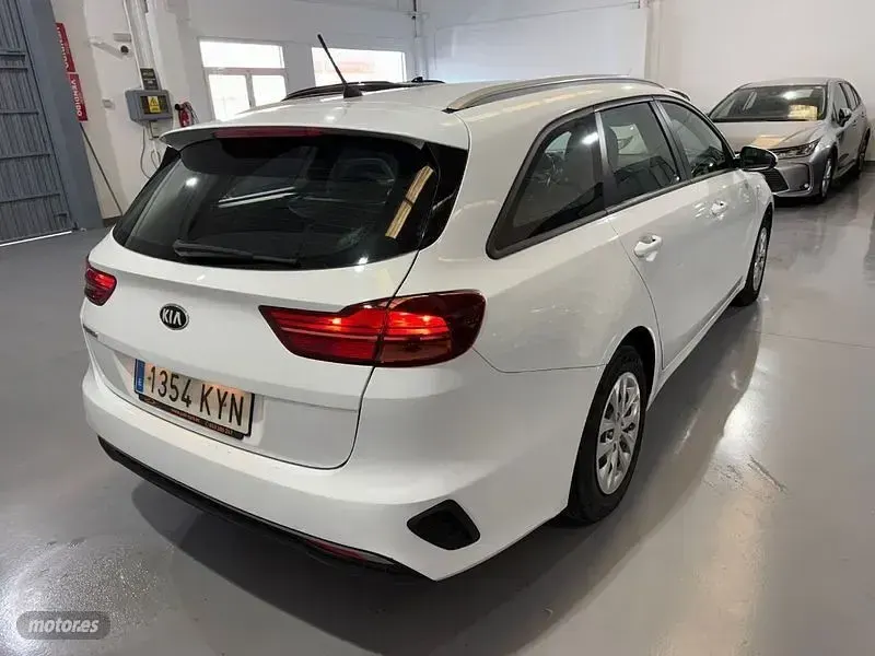 Usado Kia Ceed Sportswagon 115 CV (84 kW) 2019 Blanco Familiar