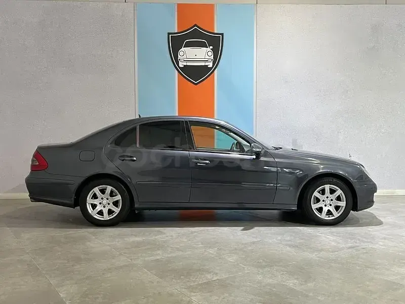 Usado Mercedes E280 Classic 190 CV (139 kW) 2008 Gris / plata Familiar