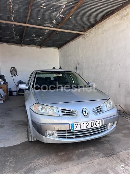 Gris / plata Usado 2006 Renault Mégane II Dynamique Berlina | 2400 € (Precio justo) - Imagen 1/1