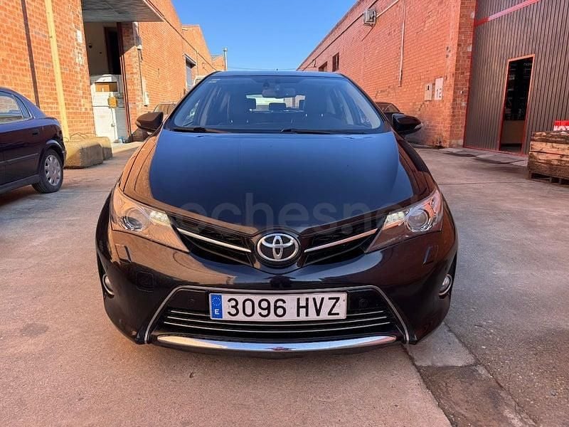 Usado Toyota Auris Active 124 CV (91 kW) 2013 Azul Berlina