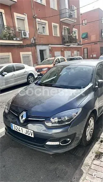 Usado Renault Mégane LIMITED 115 CV (84 kW) 2015 Azul Berlina