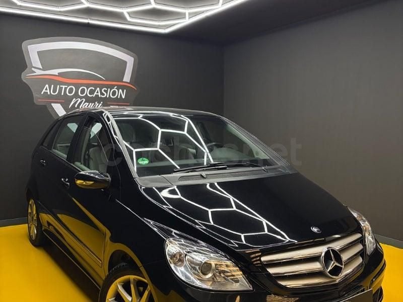 Usado Mercedes B180 109 CV (80 kW) 2007 Negro Monovolumen