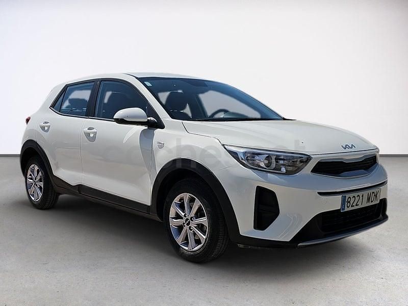 Usado Kia Stonic 84 CV (61 kW) 2022 Blanco SUV
