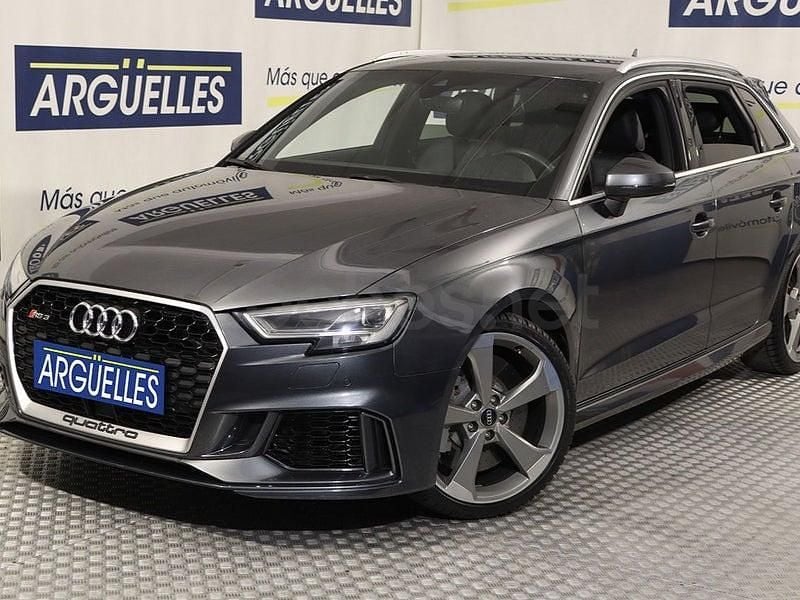 Usado Audi RS3 Advanced 400 CV (294 kW) 2018 Gris / plata Berlina