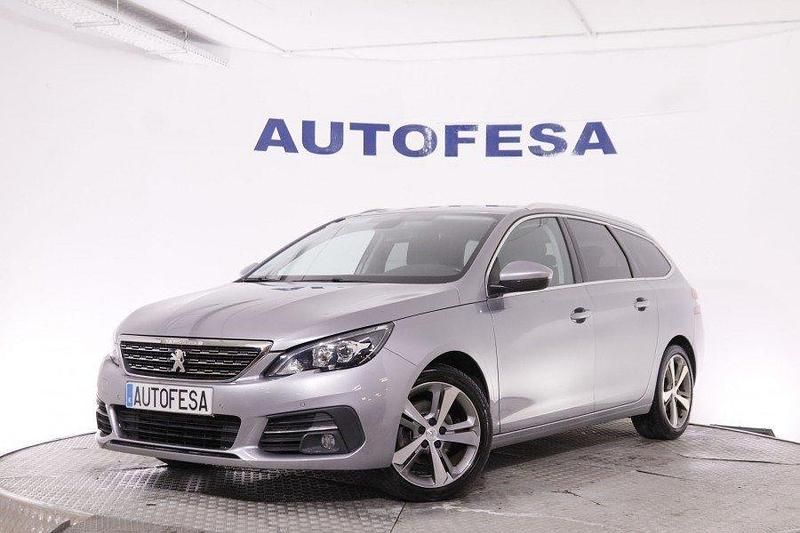 Usado Peugeot 308 Allure 130 CV (95 kW) 2019 Gris Familiar