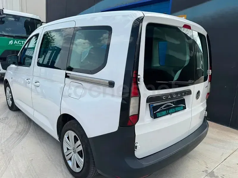 Usado VW Caddy Life 122 CV (89 kW) 2021 Blanco Monovolumen