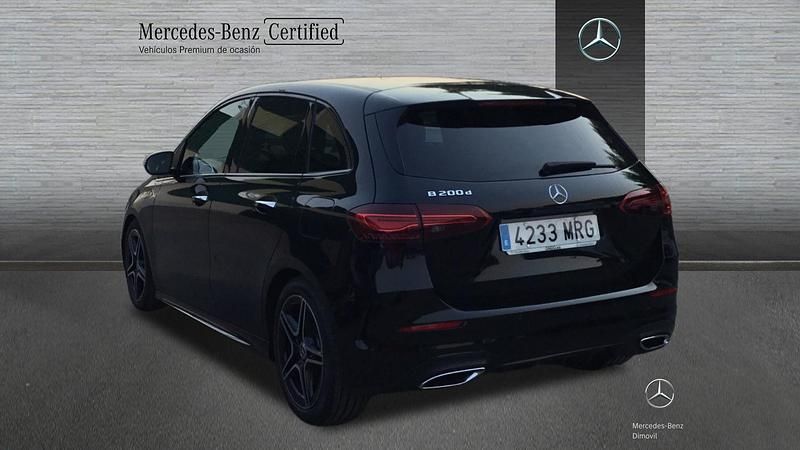 Usado Mercedes B200 150 CV (110 kW) 2024 Negro Monovolumen