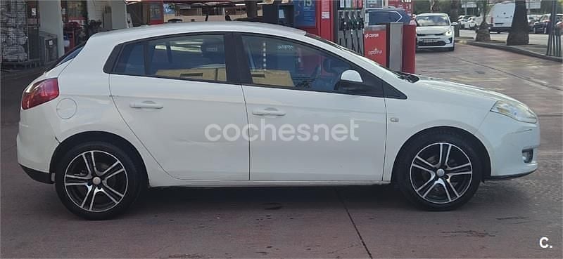 Blanco Usado 2014 Fiat Bravo Easy Utilitario | 3500 € (Buen precio) - Imagen 1/4
