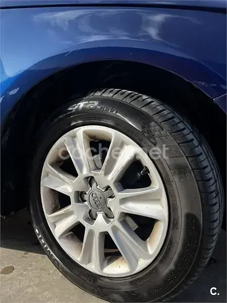 Usado Audi A1 Attraction 90 CV (66 kW) 2012 Azul Utilitario