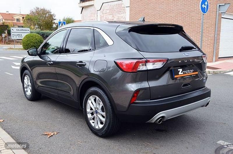 Usado Ford Kuga Titanium 150 CV (110 kW) 2022 Gris SUV