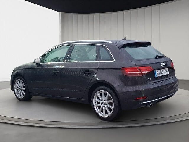 Usado Audi A3 Design 110 CV (80 kW) 2017 Marrón Berlina