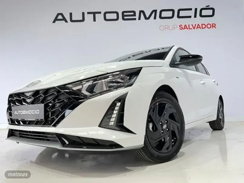 Nuevo Hyundai i20 Blackline 90 CV (66 kW) 2026 Blanco Utilitario