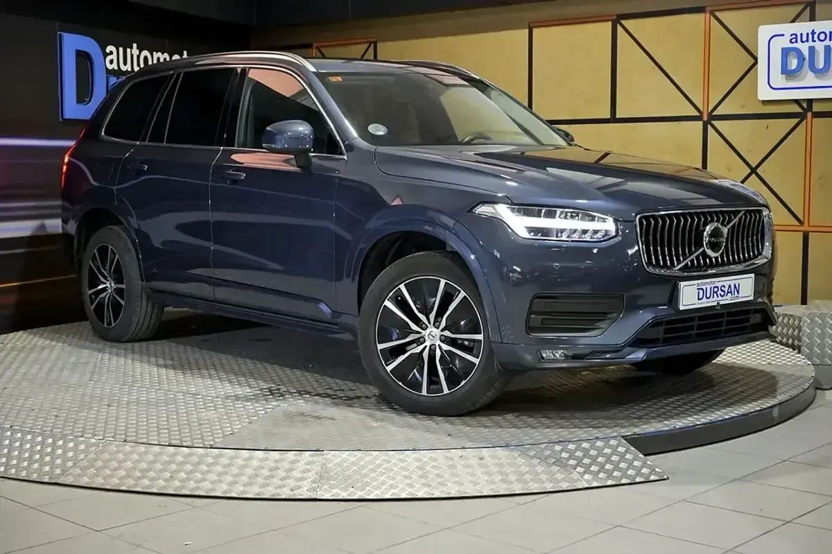 Usado Volvo XC90 Momentum 235 CV (172 kW) 2021 Azul SUV