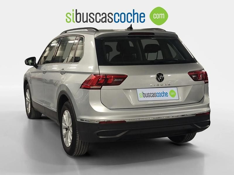 Usado VW Tiguan 130 CV (95 kW) 2021 Gris/plata SUV