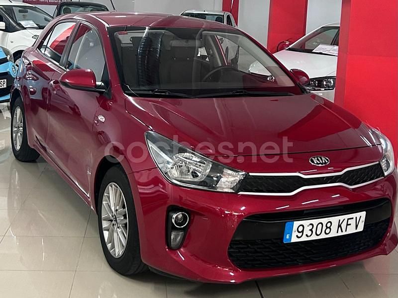 Rojo Usado 2017 Kia Rio Berlina | 10.990 € (Un poco caro) - Imagen 1/4