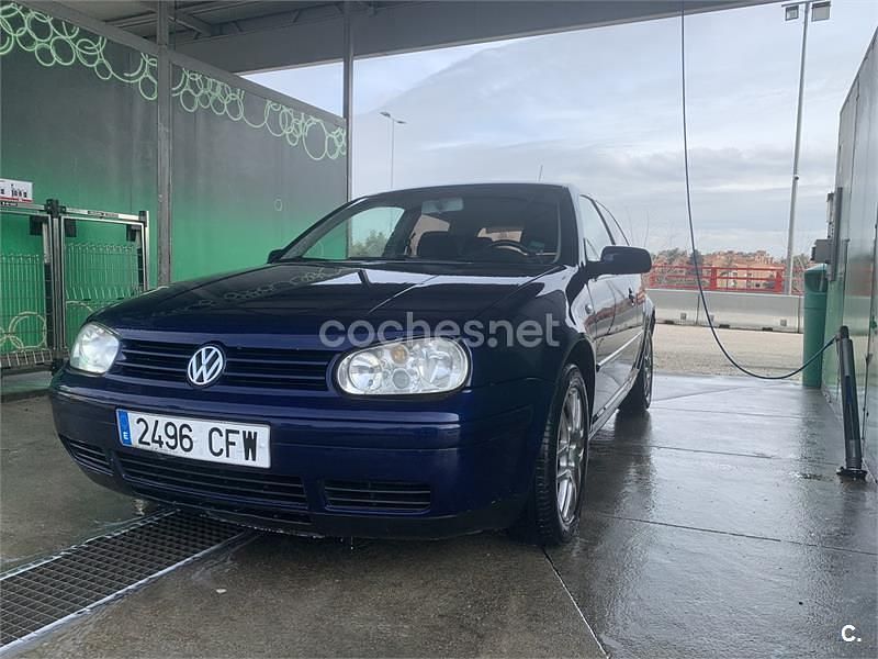 Usado VW Golf IV 130 CV (95 kW) 2003 Azul Berlina