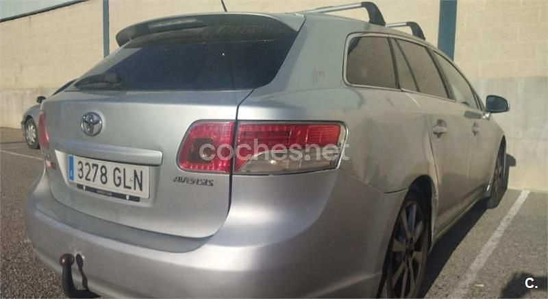 Usado Toyota Avensis Active 150 CV (110 kW) 2009 Gris / plata Familiar