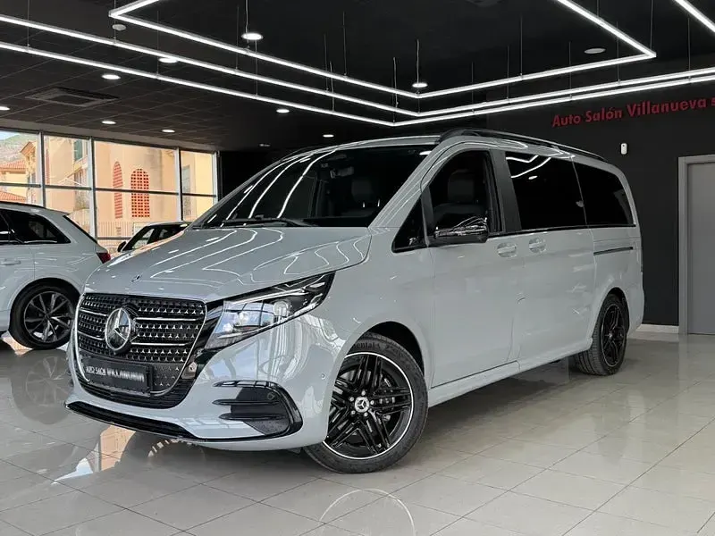 Usado Mercedes V300 Avantgarde 237 CV (174 kW) 2025 Gris / plata Monovolumen