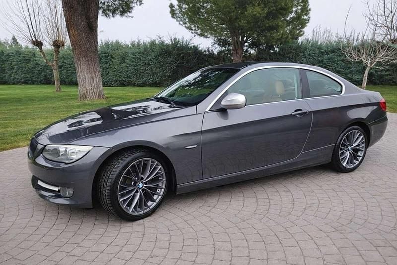 Usado BMW 320 Exclusive 170 CV (125 kW) 2012 Gris Coupe