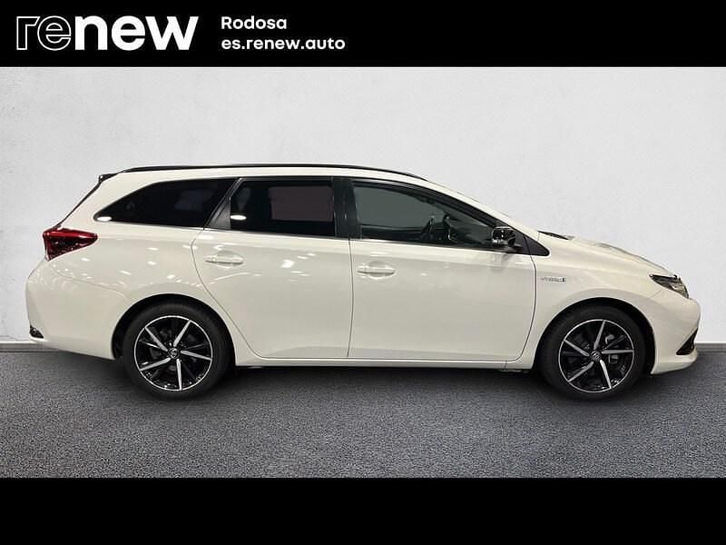 Usado Toyota Auris Touring Sports Business Edition 136 CV (100 kW) 2018 Blanco Familiar