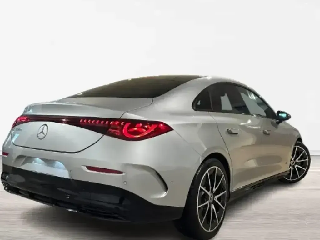 Usado Mercedes CLA180 136 CV (100 kW) 2026 Gris Berlina