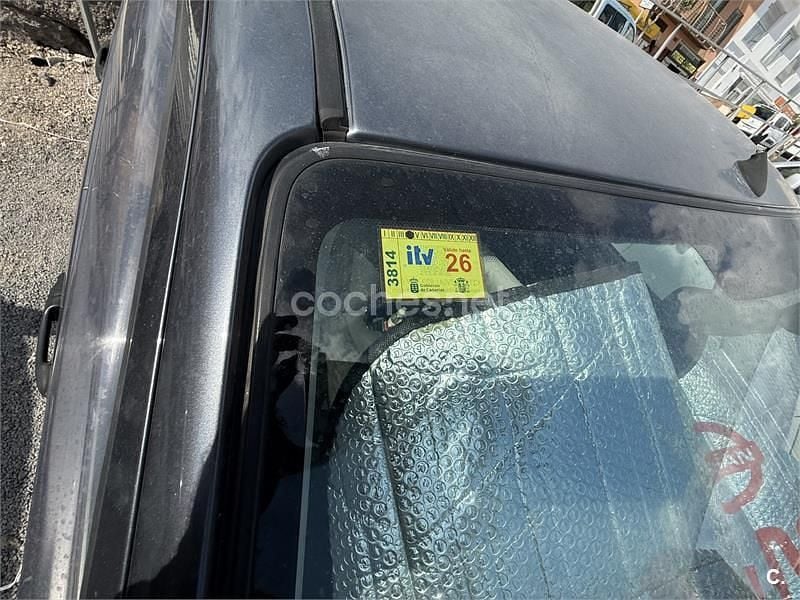 Usado Ford Focus Trend 115 CV (84 kW) 2002 Gris / plata Berlina