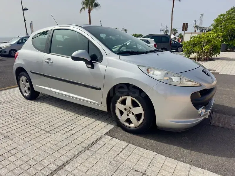Usado Peugeot 207 90 CV (66 kW) 2007 Gris / plata Berlina