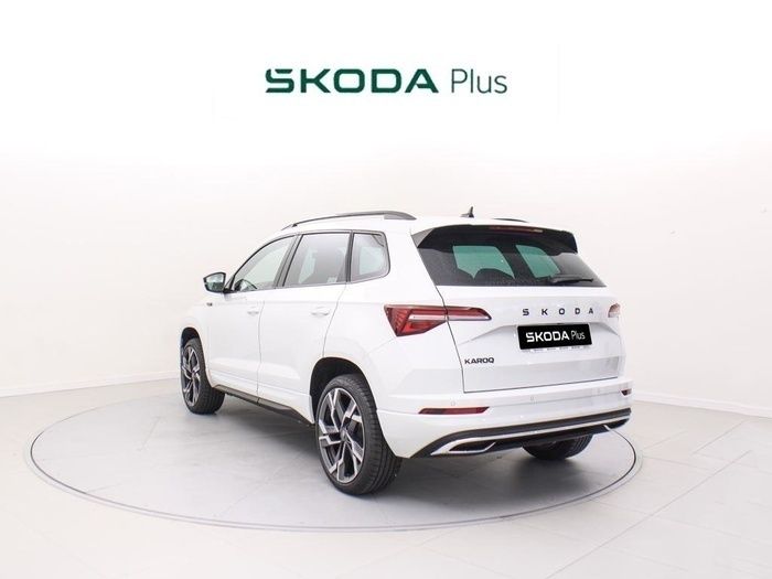 Blanco Usado 2025 Skoda Karoq SportLine SUV | 36.590 € - Imagen 1/4