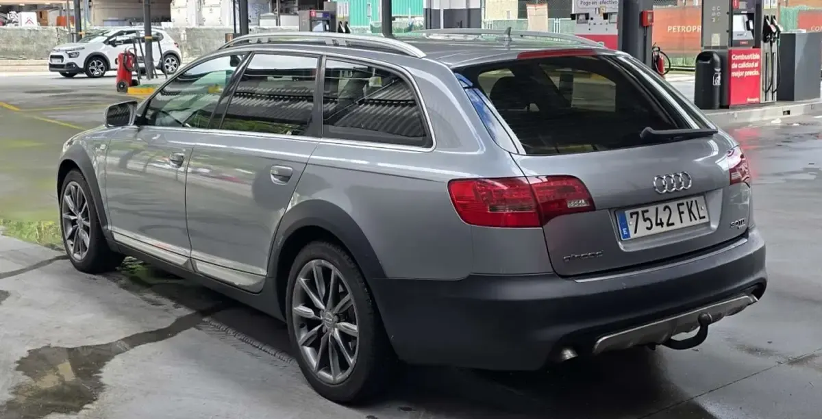 Usado Audi A6 Allroad S-Line 234 CV (172 kW) 2007 Gris Familiar