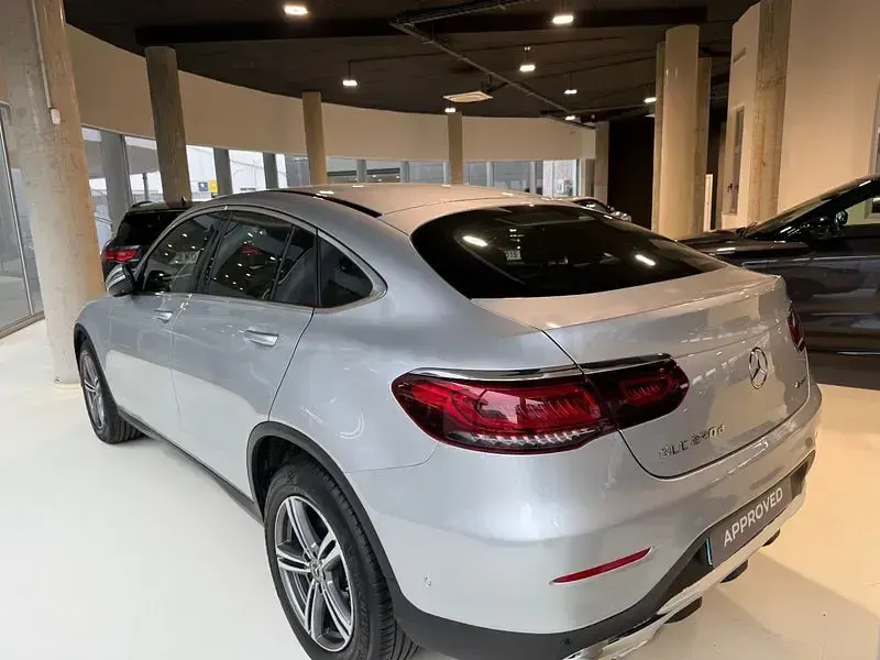 Usado Mercedes GLC220 194 CV (142 kW) 2020 Gris / plata SUV