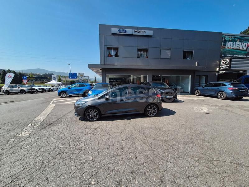 Gris / plata Usado 2023 Ford Fiesta ST-Line Utilitario | 18.490 € (Un poco caro) - Imagen 1/4