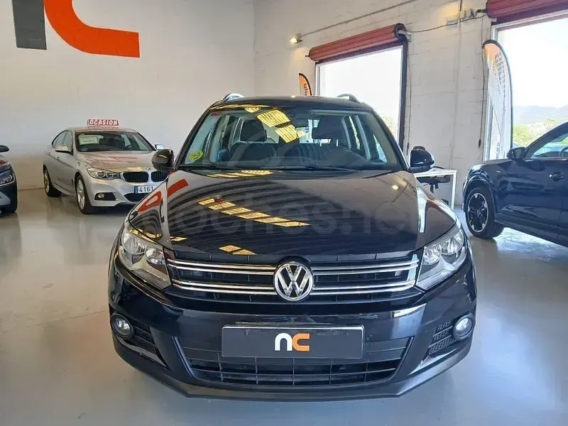 Usado VW Tiguan 140 CV (102 kW) 2015 Negro SUV