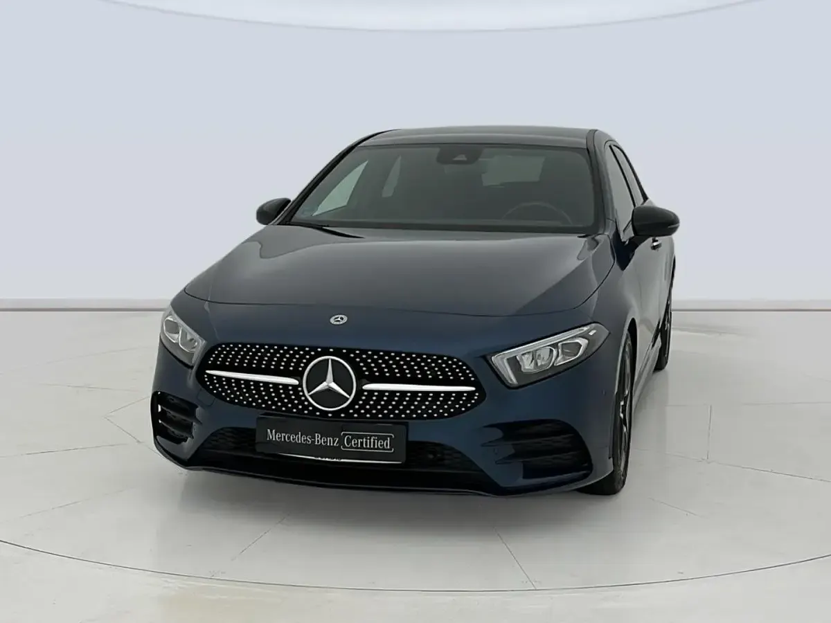 Usado Mercedes A200 163 CV (119 kW) 2022 Azul Utilitario