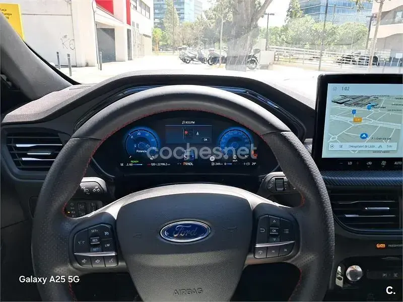 Usado Ford Kuga ST-Line X 180 CV (132 kW) 2025 Gris / plata SUV