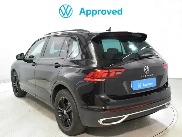 Usado VW Tiguan Sportline 150 CV (110 kW) 2022 Negro SUV