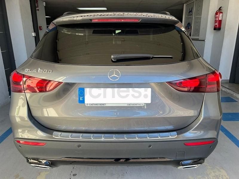 Usado Mercedes GLA200 163 CV (119 kW) 2025 Gris / plata SUV