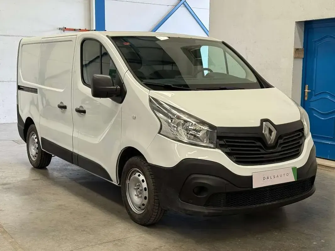 Usado Renault Trafic 120 CV (88 kW) 2019 Blanco Monovolumen