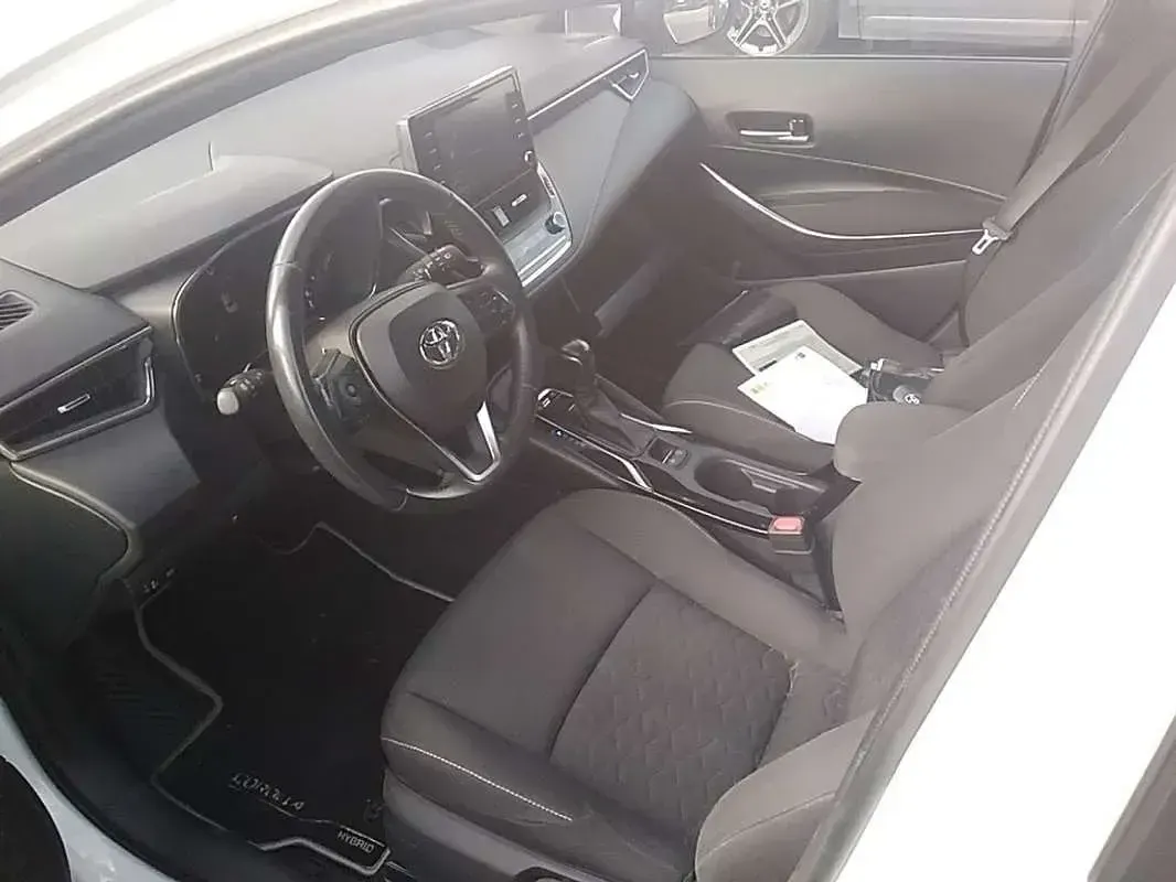 Usado Toyota Corolla Active 121 CV (88 kW) 2023 Blanco Familiar