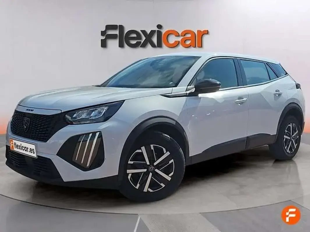 Usado Peugeot 2008 Active 102 CV (75 kW) 2023 Blanco SUV