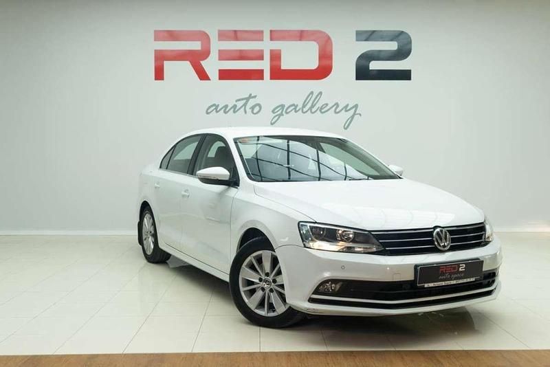 Usado VW Jetta Highline 105 CV (77 kW) 2016 Blanco Berlina