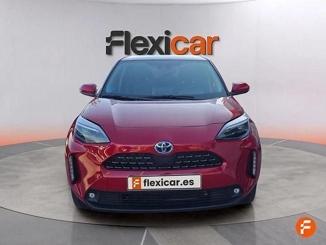 Usado Toyota Yaris Hybrid Active 116 CV (85 kW) 2023 Rojo