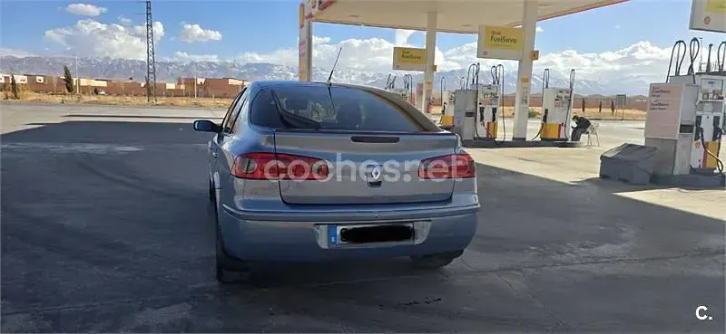 Usado Renault Laguna II Privilege 120 CV (88 kW) 2005 Azul Berlina